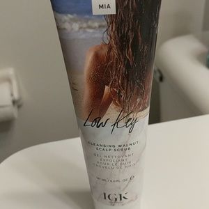 CLEANSING WALNUT SCALP SCRUB